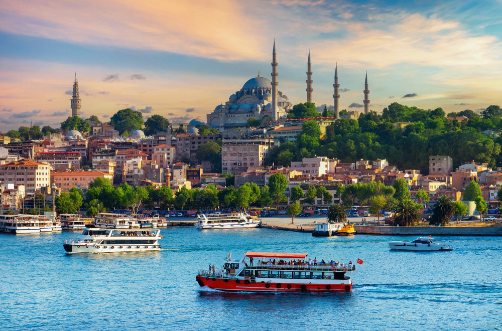 Touristic,Sightseeing,Ships,In,Istanbul,City,,Turkey.